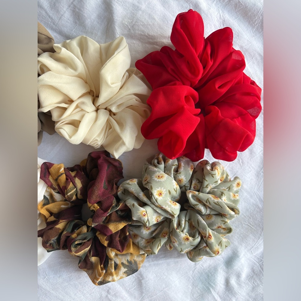 Over sized Scrunchie Set - Picture 3 of 3